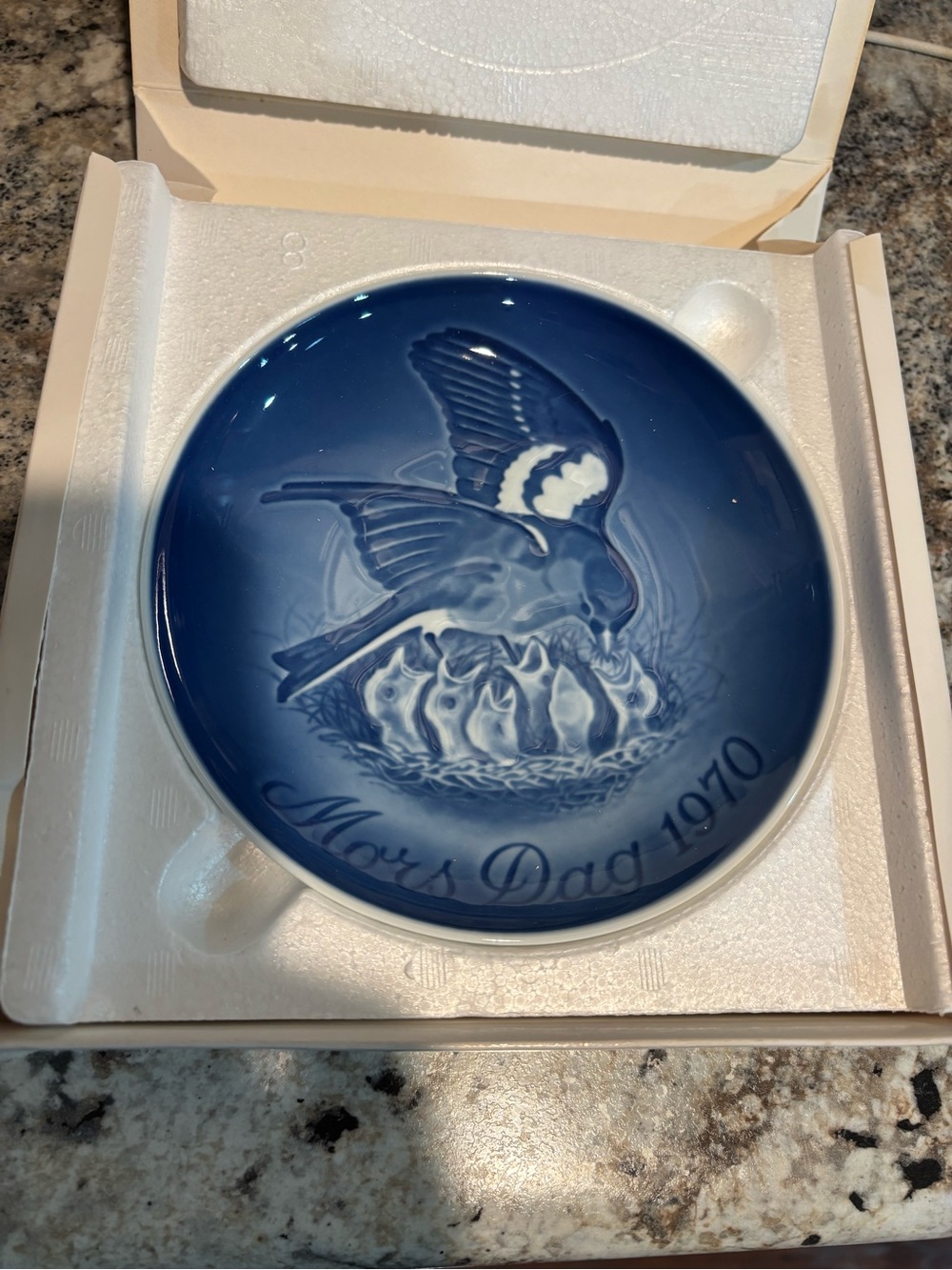 Bing & Grondahl 'Mother's Day' Small Porcelain Dish 1970 in original Box
